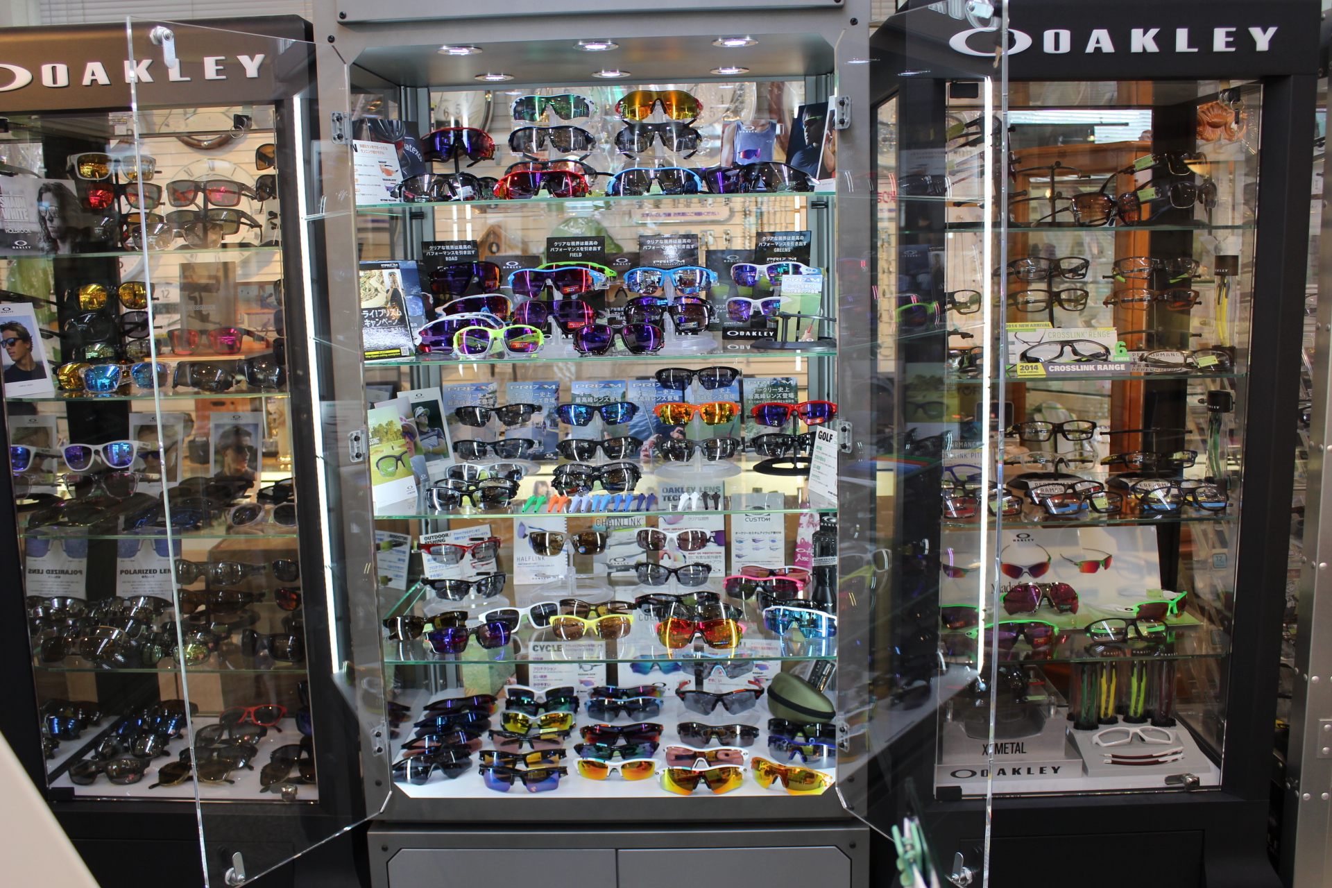 OAKLEY(オークリー)の品揃え岐阜県№1ヤマウチ、新加工機導入でお客様
